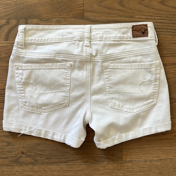 American Eagle Midi Shorts sz 4 Denim Women’s 3.5” Inseam White Stretch Summer - Picture 5 of 9